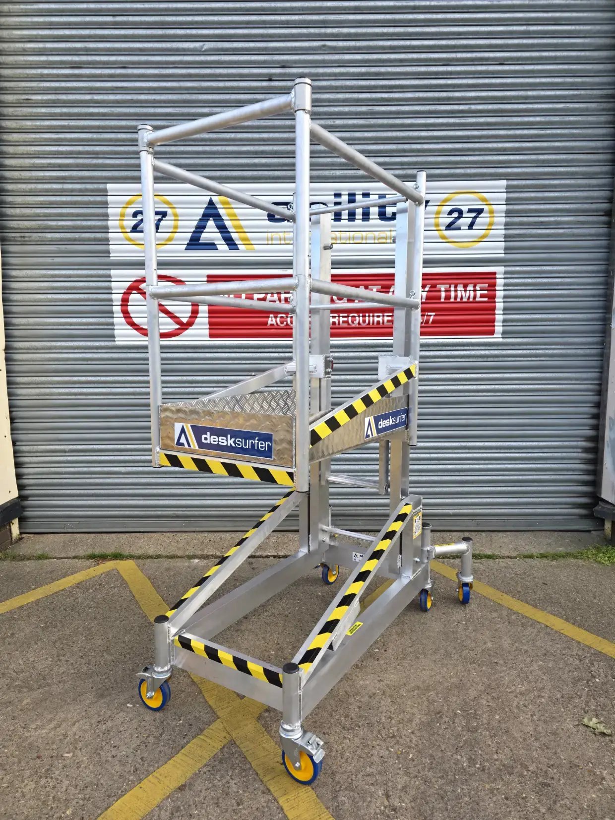 35UM Desksurfer Lowest-2