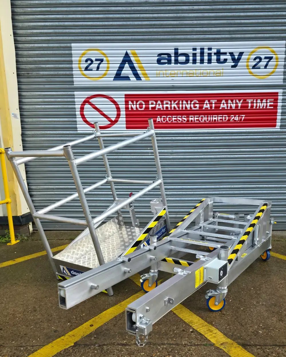 49FM Desksurfer Folded