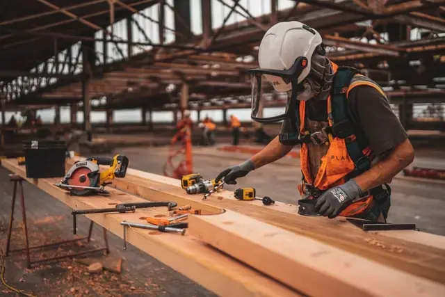 Ladders Vs Scaffold Tower - Which One Do You Need?